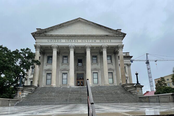 300 Years of War and Peacetime in Charleston: A Self-Guided Audio Tour - The walk starts at Market Hall and the City Market story kicks in