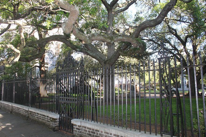 90-Minute Charleston City Sightseeing Bus Tour - White Point Garden, City Market, and the downtown grid you’ll navigate later