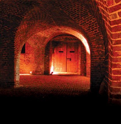 Charleston: 90-Minute Ghost and Dungeon Walking Tour - Why a ghost tour works better when it’s also a dungeon tour