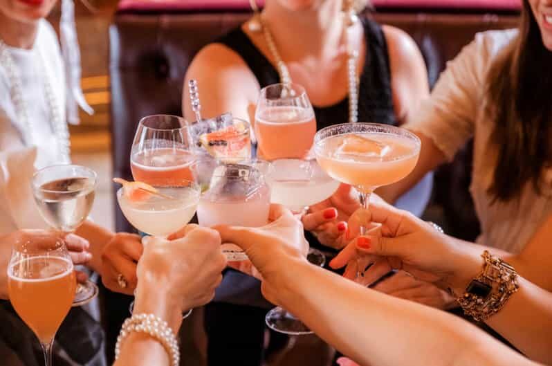 Charleston Bachelorette Pub Crawl - Stop at 18 Vendue Range: the guided visit that adds real context