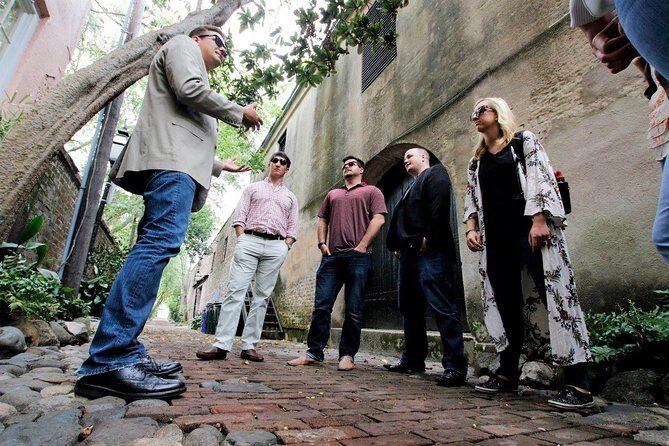 Charleston City Walking Tour with Edmondston-Alston House Admission - Walking Charleston’s top sights: Battery and White Point Gardens