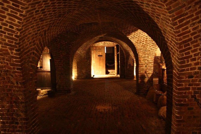 Charleston Ghost & Dungeon Night-Time Walking Tour with Entry to Provost Dungeon - Key Things That Make This Tour Work