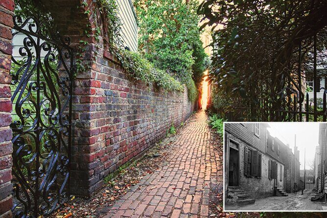 Charleston History and Architecture Walking Tour - Philadelphia Alley (Duelers Alley): Narrow Street, Big Character
