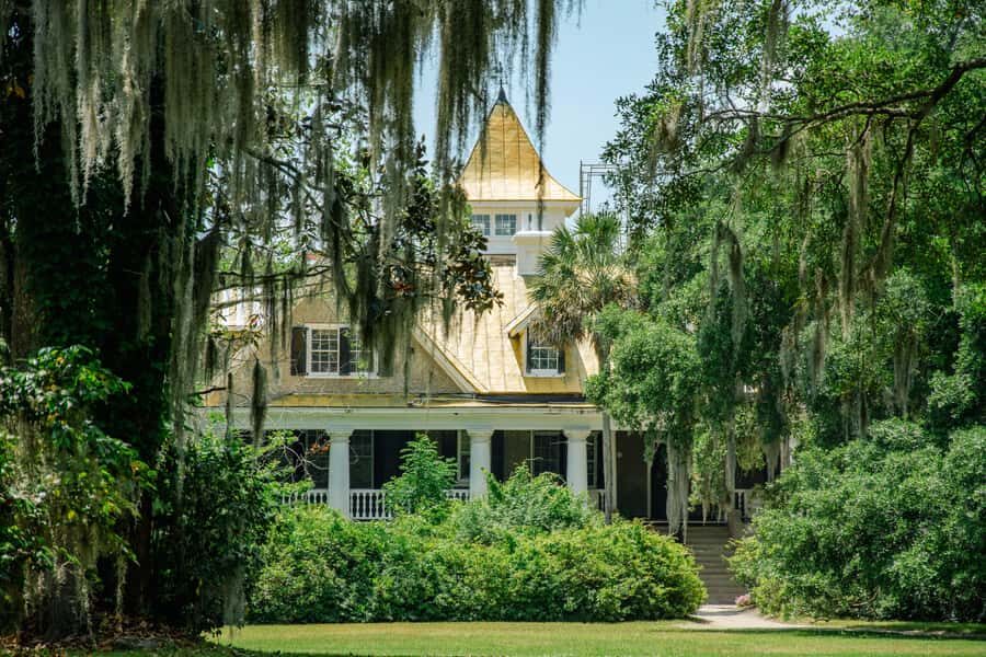 Charleston: Magnolia Plantation with Transport and City Tour - Boarding at the Charleston Visitor Center: how the day stays under control