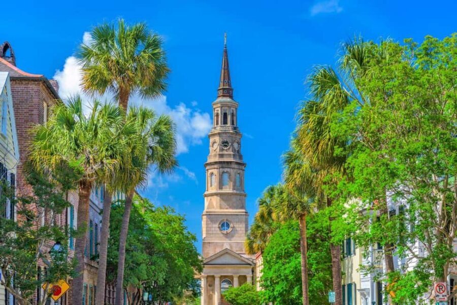 Charleston: Old Town Trolley Tour - French Quarter and City Market: where the route turns into real life