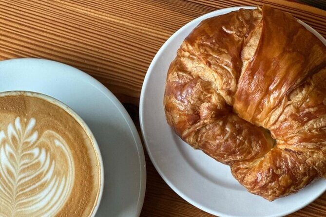 Charleston Private Brunch Tour: Biscuits, Shrimps, Grits and More - American Theater and Charleston Music Hall: From Hollywood Glam to Railroad Bones