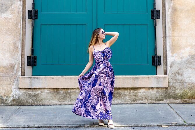 Colors of Charleston Walking Tour and Photoshoot Experience - Waterfront Park and the pineapple fountain: classic Charleston vibes