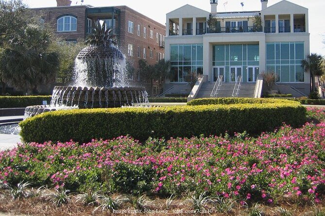 Historic Charleston: 2-hour Private Highlights Walking Tour - Meeting at Washington Square and Finishing at City Market
