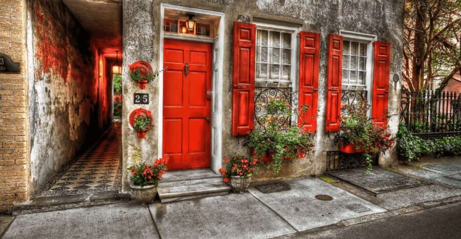 Walking history tour Charleston SC - Charlestowne Neighborhood and the Site of the Original Walled City
